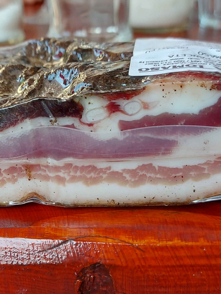 Istrian pancetta (Istrian streaky bacon) 